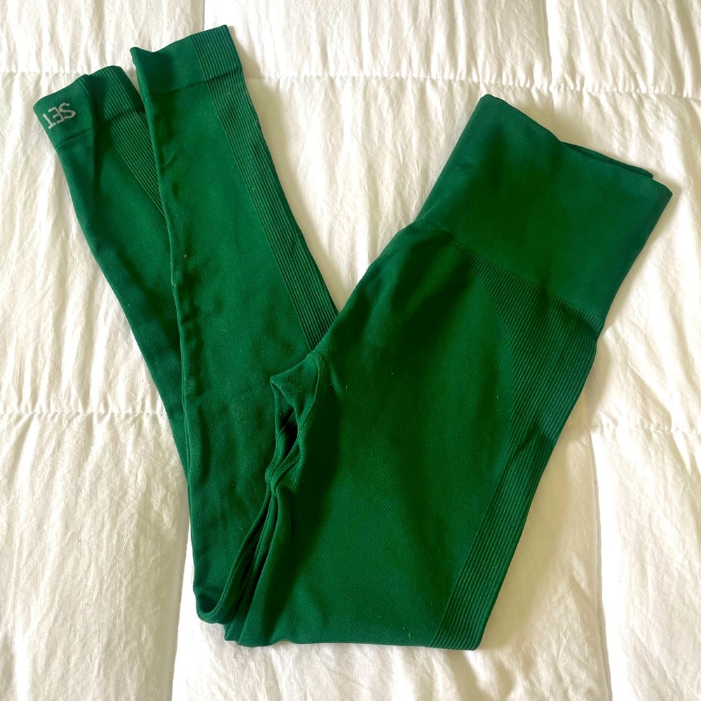EUC Set Active x Revolve ribbed leggings in green. Size small